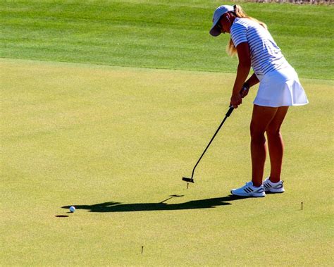 freshman golfer linn grant has enjoyed a bright start to her collegiate career the arizona