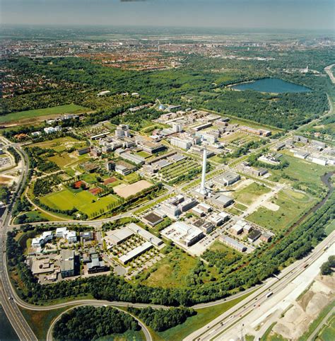 It is also the name of one of the states of germany which consists of two separated enclaves on the river weser; Herzlich Willkommen an der Uni Bremen! « Allgemeiner ...