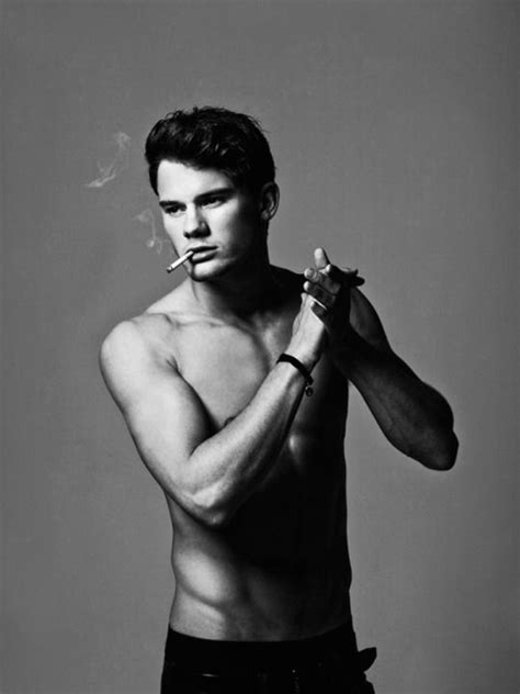 jeremy irvine daily jeremy irvine serie fallen fallen book fallen angel gorgeous men man