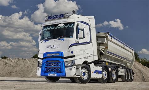 Dw Moore Transport Gets Its First Renault Truck Fleet Speak