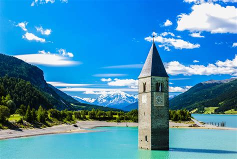 Das Versunkene Dorf Im Reschensee In Südtirol Urlaubsgurude