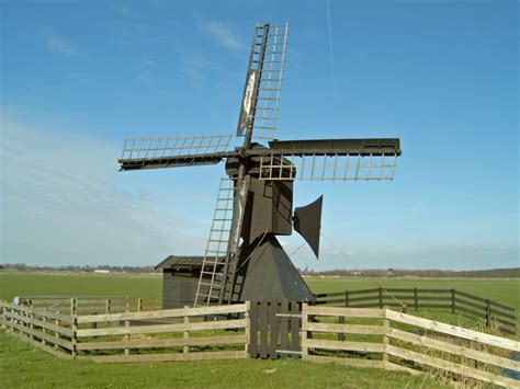 Het tijdelijke 'zwembad' trok veel aandacht. Overige Rijksmonumenten - Historische Vereniging Heiloo