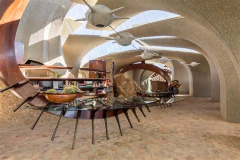 Stay In This Masterpiece Of Organic Architecture With Your Own Private