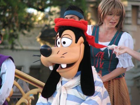 Disney Park Secrets According To A Man Who Played Goofy For 20 Years