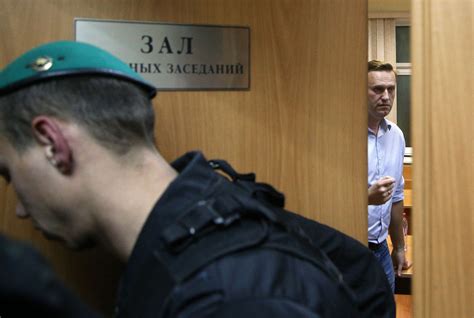 Kremlin Critic Navalny Gets 20 Days In Jail Calls It A ‘birthday Present For Putin The