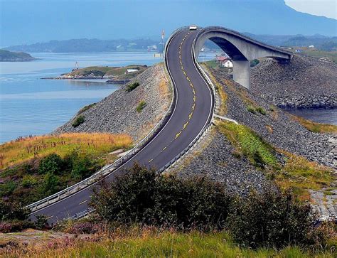 This Amazing Bridge Turns Into A Tunnel And Connects Denmark And Sweden