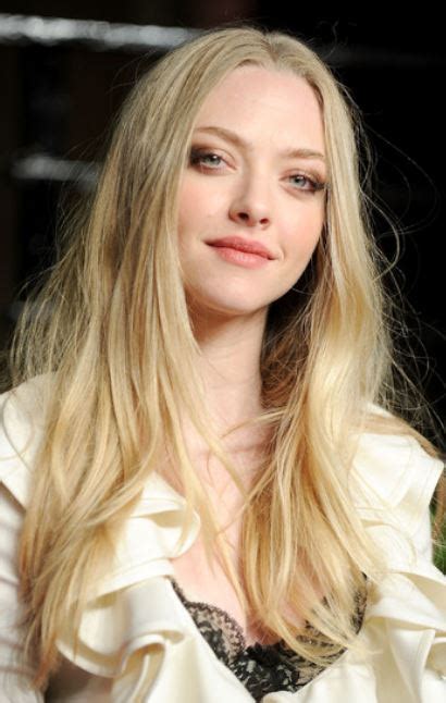 Beautiful Actresses Pictures Of Amanda Seyfried With Long Layered