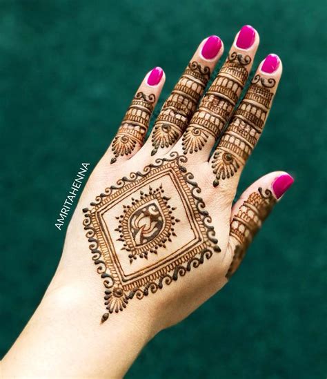 9 Stunning Right Hand Mehndi Designs To Inspire Your Own Hands
