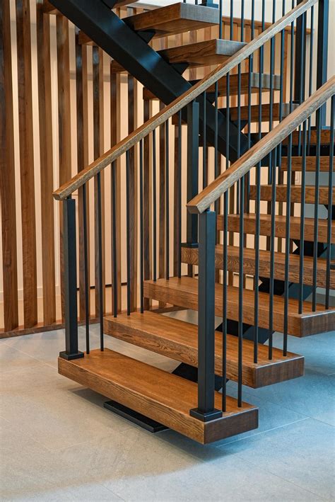 Red Oak Floating Stairs With Balusters Viewrail Floating Stairs