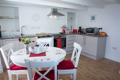 Stay At Tregarthens Hotel Isles Of Scilly Hotels Restaurant