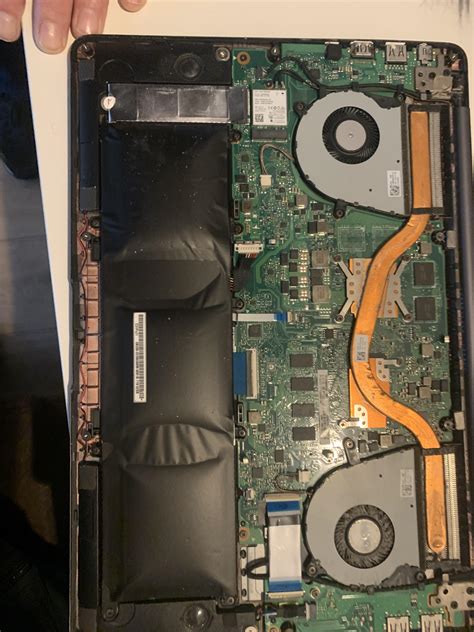 Dad Said My Old Laptop Would Still Be Fine With A Battery Like That 6