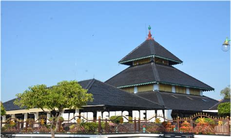 Pariwisata Provinsi Jawa Tengah Destinasi Wisata Masjid Agung Demak