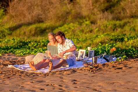 Romantic Beach Picnic Proposal Cody Alexus Engaged On Maui Maui