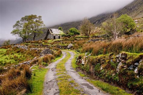 Abandoned Cottage In The Black Valley Of Ireland 2048×1367 Wallpapers