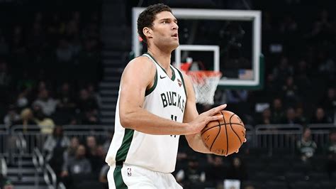 Bucks Center Brook Lopez Sets Nba Record For Most 3 Point Attempts