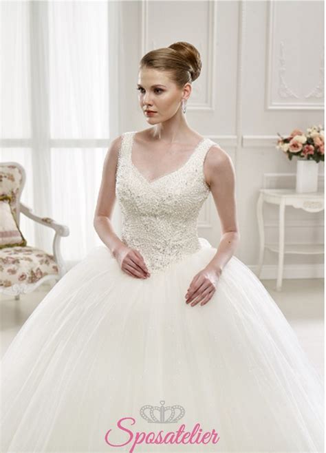 Tutti sono accuratamente selezionati per dare ad ogni sposa il miglior regalo di nozze. abiti da sposa ampi da principessa con gonna gonfia collezione 2018Sposatelier