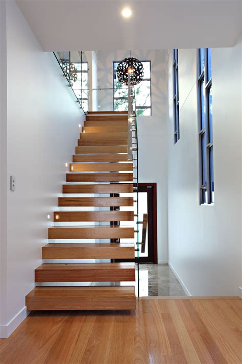 Cantilevered And Floating Stairs Durian Step Treads Frameless Glass