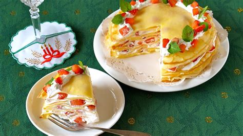 See more ideas about cupcake cakes, sweets, strawberry dip. EASY Christmas Strawberry Mille Crêpe Cake 簡単!苺のクリスマスミル ...