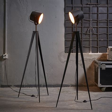 Teamson Design Versanora Artiste Tripod Metal Floor Lamp In Black And