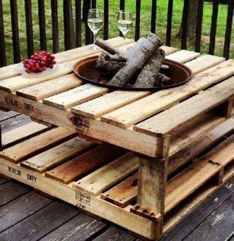 Pallets can be used for making inexpensive and stylish room furniture, decorative accessories, lighting fixtures and outdoor home decor items. 34 Newest DIY Pallet Projects You Want to Try Immediately - HomeDesignInspired