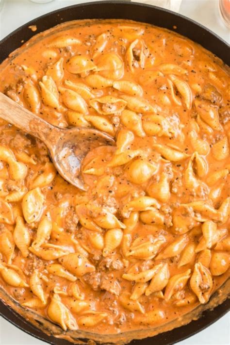 Packed full of seasoned ground beef, tender shells and a cheesy tomato sauce, it is also quick and easy to make. Creamy Beef and Shells is a hearty pasta dish that is ...