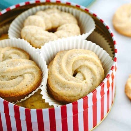 The best danish butter cookies! Vanilla Bean Danish Butter Cookie Recipe - Jessica Gavin ...
