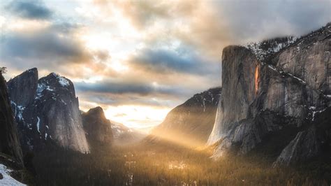 2560x1440 Firefalls At Yosemite National Park 4k 1440p Resolution Hd
