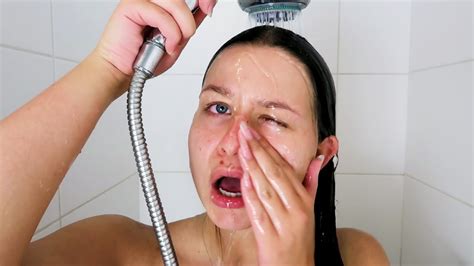 O Czym MyŚli Dziewczyna Pod Prysznicem Youtube