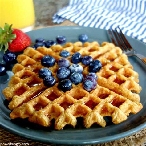 Healthy waffle recipes to start your weekend right. Vegan Gluten-Free Oat Waffles (easy, healthy) | power hungry