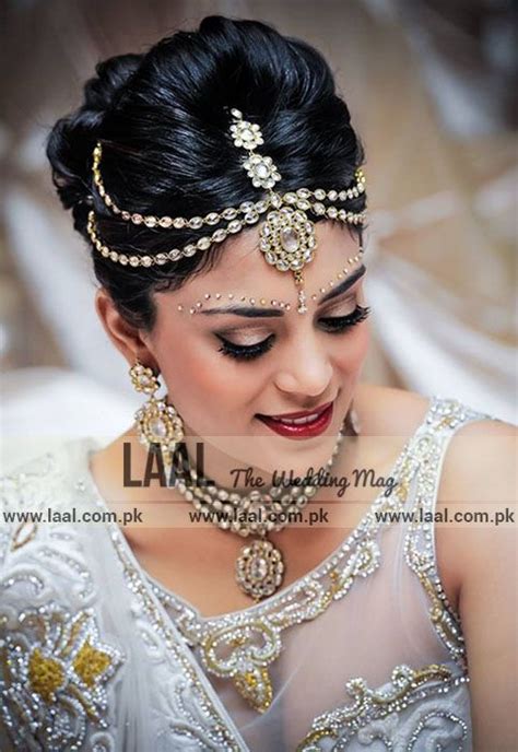 Beautiful And Trendy Styles Of Matha Bindi For Brides Indian Brides Jewelry Bride Jewellery