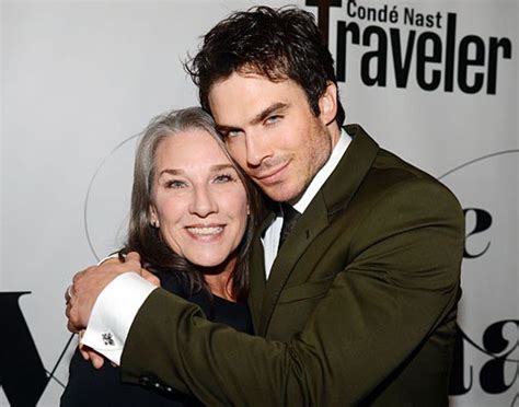 He is the second of three children, with an older brother, robert, and younger sister, robyn. Ian Somerhalder 2019: Girlfriend, net worth, tattoos, smoking & body facts - Taddlr