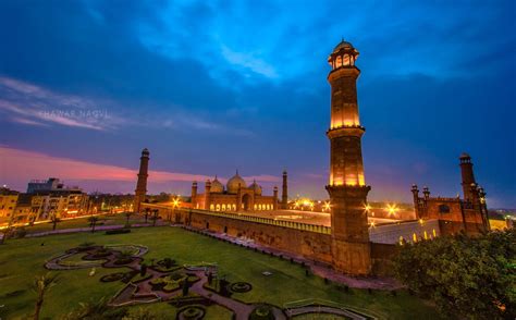 Badshahi Masjid Lahore At Sunset About 400 Years Ago R