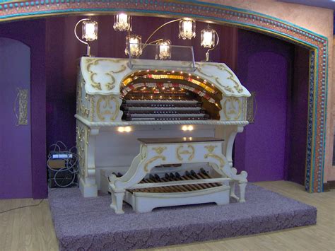 A Closer Look At The 312 Grande Page Theatre Pipe Organ