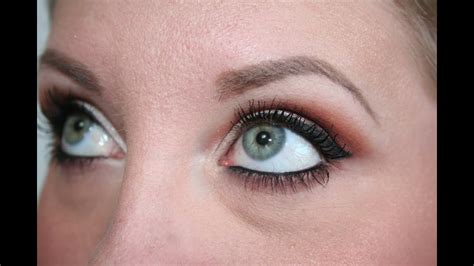 Dip a damp, angled eyeliner brush into a black eyeshadow or a gel liner. How To Remove Makeup From Upper Waterline - Mugeek Vidalondon