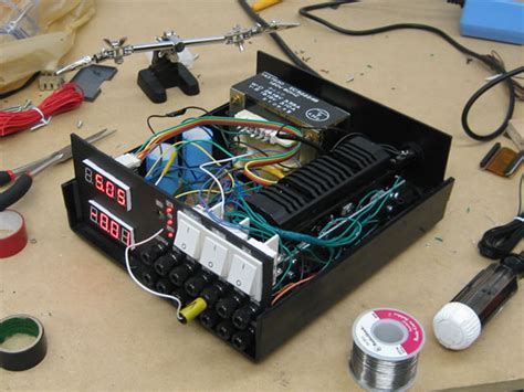 If we follow the cable we see that it leads to the original computer power supply. DIY Bench Power Supply