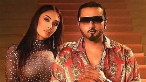 Internet Is Convinced Honey Singh Is Dating Model Tina Thadani Finds Clues Hindustan Times