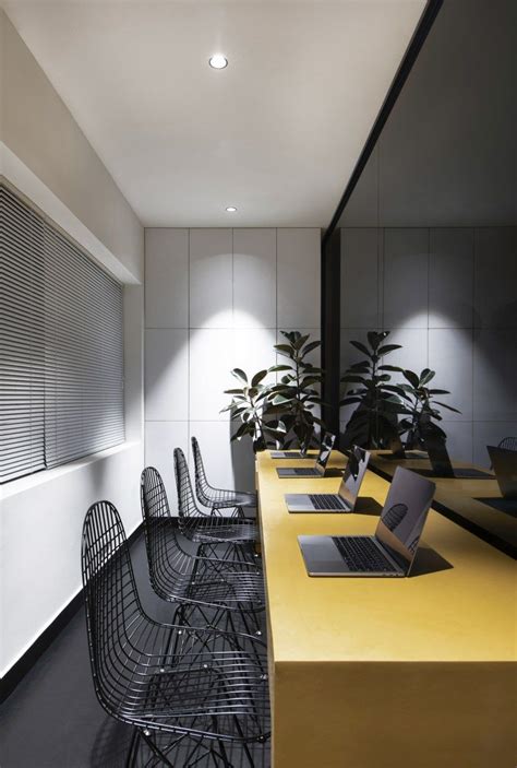 Hellow Yellow Workspace Interior Humming Tree The Architects Diary