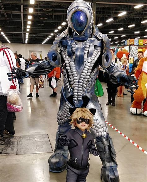 Netflix Lost In Space Costumes Acestips