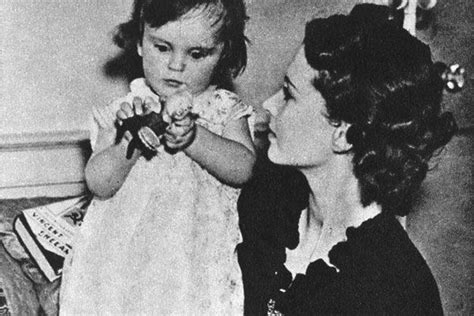 Vivien Leigh And Daughter Suzanne Vivien Leigh Classic Movie Stars