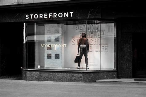 Free Fashion Storefront Mockup Psd