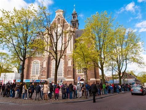 These anne frank house tickets and tours are offered in multiple languages: Ein Besuch im Anne-Frank-Haus, Amsterdam | Info, Tipss ...