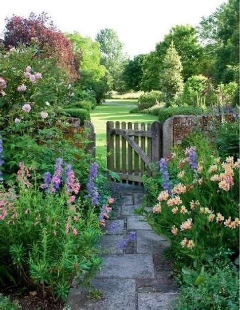 46 Stunning Rustic Garden Gates Ideas Cottage Garden Beautiful