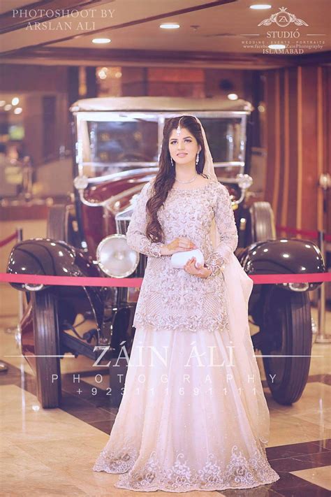 Pin By 👑farha Noor On Beautiful Bride Engagement Dress For