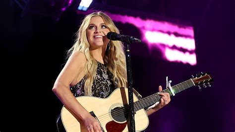 Kelsea Ballerini Debuts Beautiful Ballad To Pay Tribute To What I