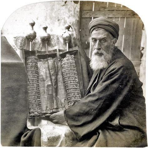 Filesamaritan High Priest And Old Pentateuch 1905png Wikimedia Commons