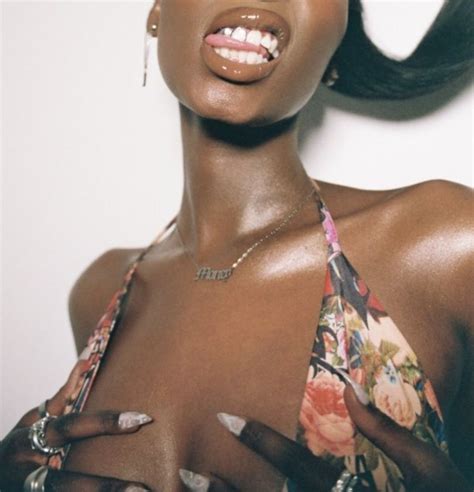 Pin by 𝐑𝐀𝐘𝐍𝐄 on STYLE Black girl aesthetic Brown skin girls