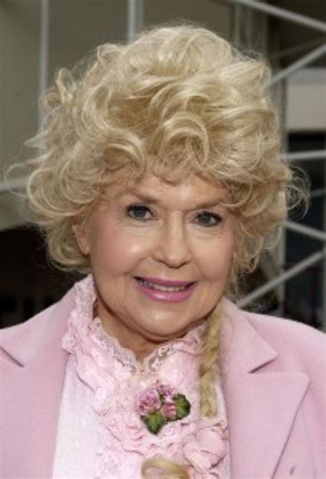 Donna Douglas Elly May Clampett On The Beverly Hillbillies Has Died