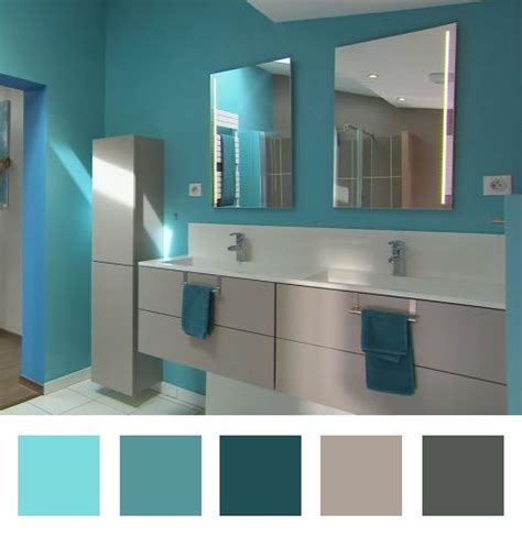 Pensée par la célèbre designer paola navone, elle mélange les styles, européen et asiatique, pour créer une atmosphère relaxante et apaisante. Une salle de bains turquoise : http://bit.ly/1cYT8N6 #dccv ...