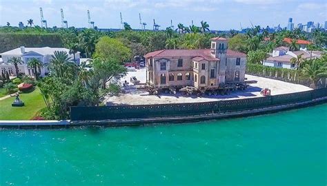 Watch A 2 Million Pound Historic Star Island Mansion Move On Wheels