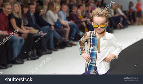 15351 Kids Fashion Week Images Stock Photos And Vectors Shutterstock